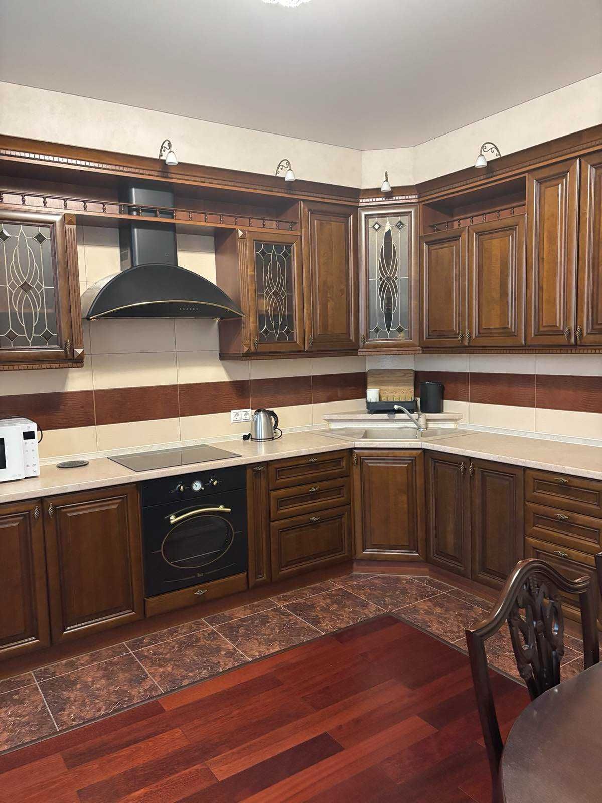 Spacious 2-room apartment near Shevchenko Park and Lanzheron Beach