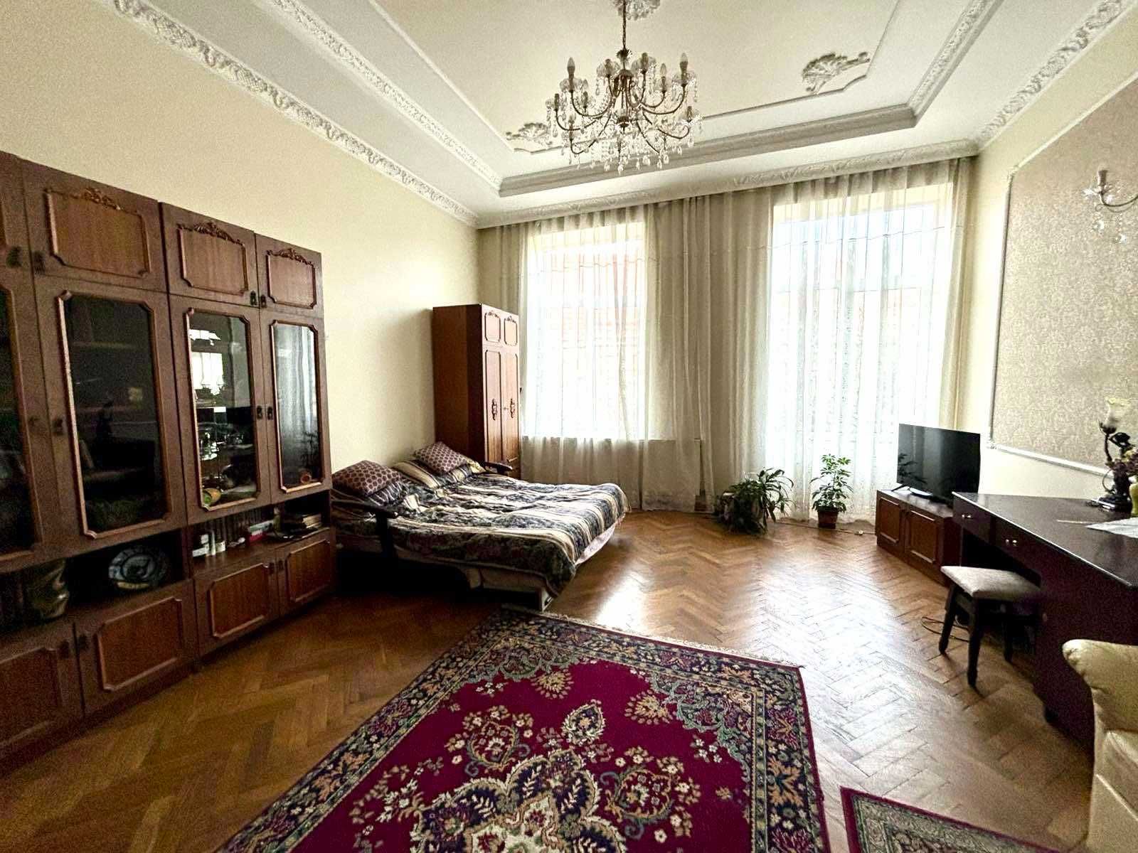 Renovated 1-Bedroom Apartment Near City Center