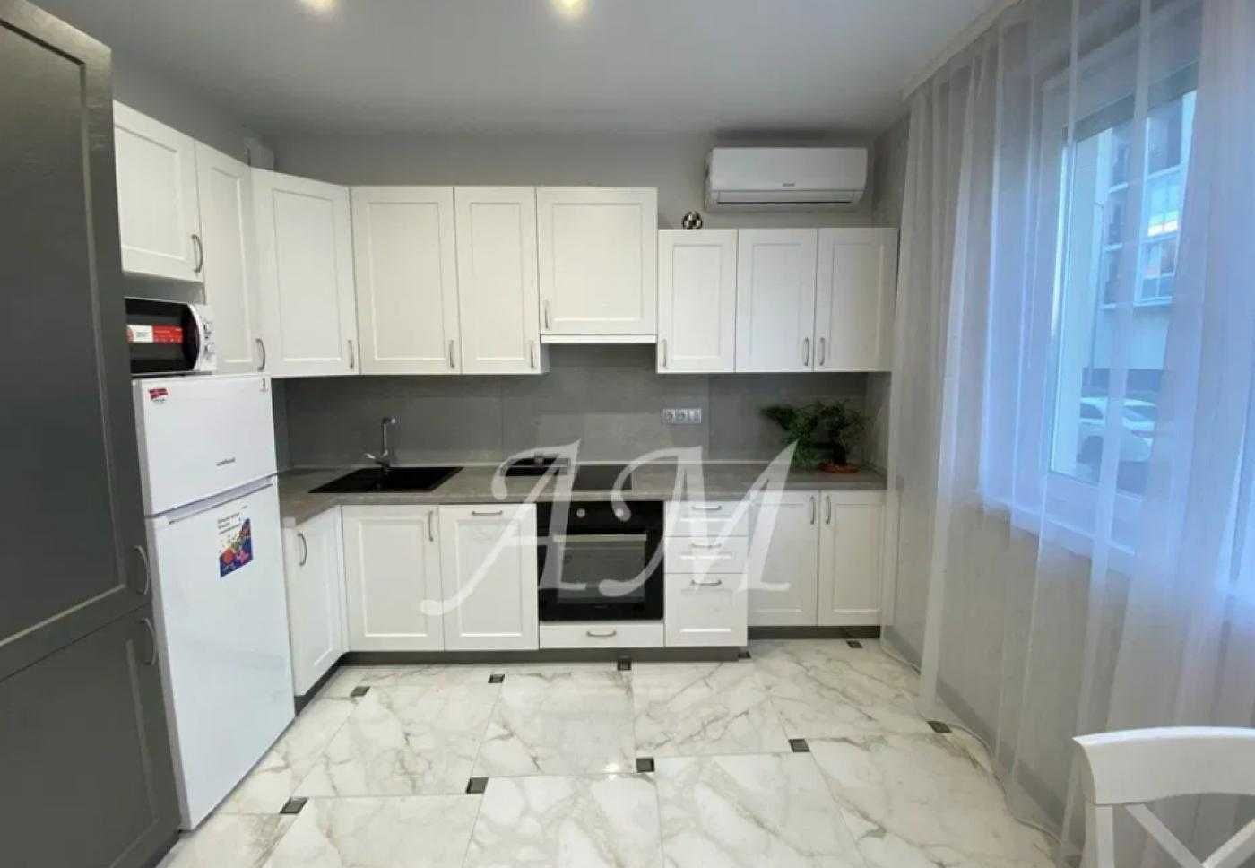 1-Room Smart Apartment near Vasylkivska Metro, Fully Furnished