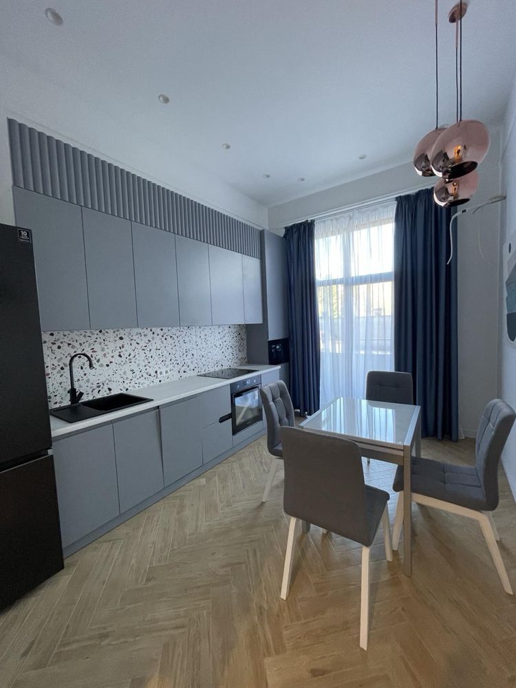 Spacious Apartment in Dream City Complex