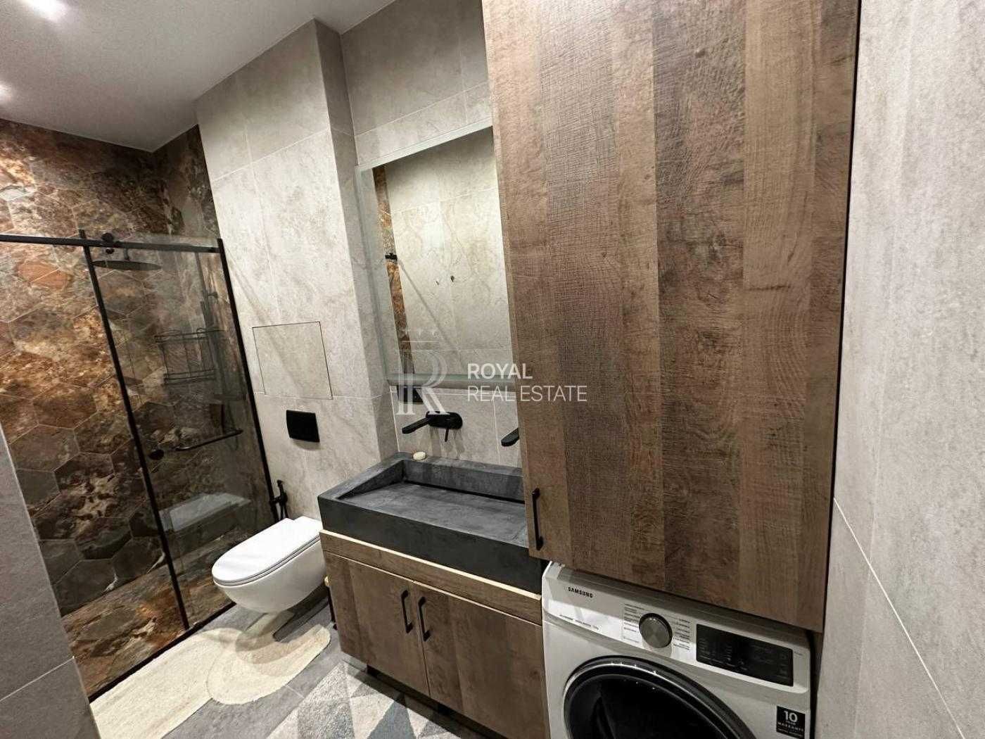 Modern 3-Room Apartment in Podol Grad Complex