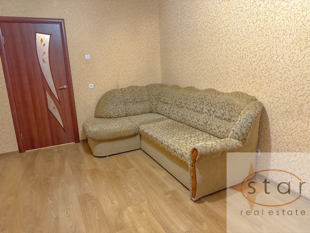 Modern 39m² Apartment with Red Kitchen Near Post
