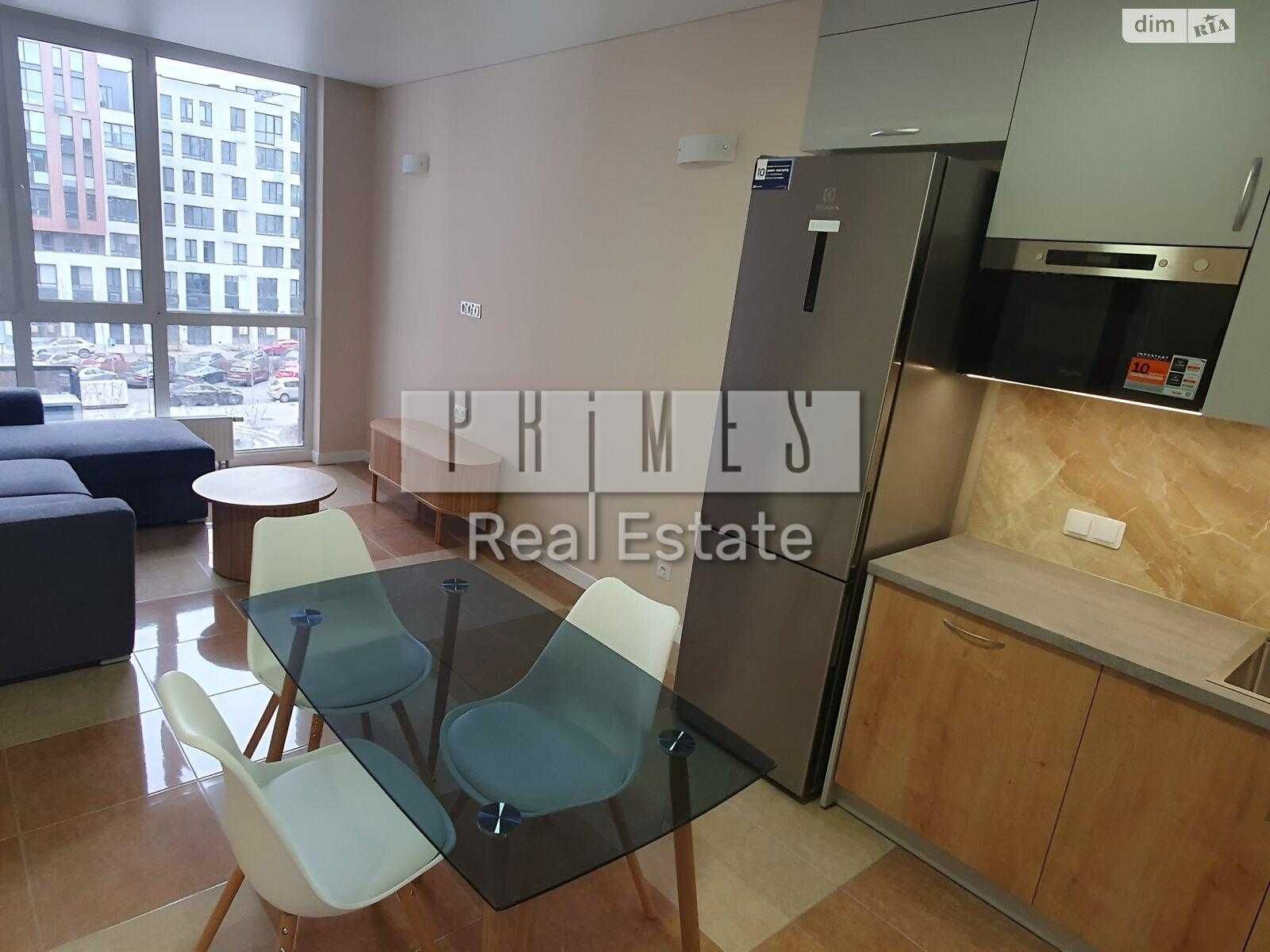 Two-bedroom apartment with designer renovation in Faina Town complex