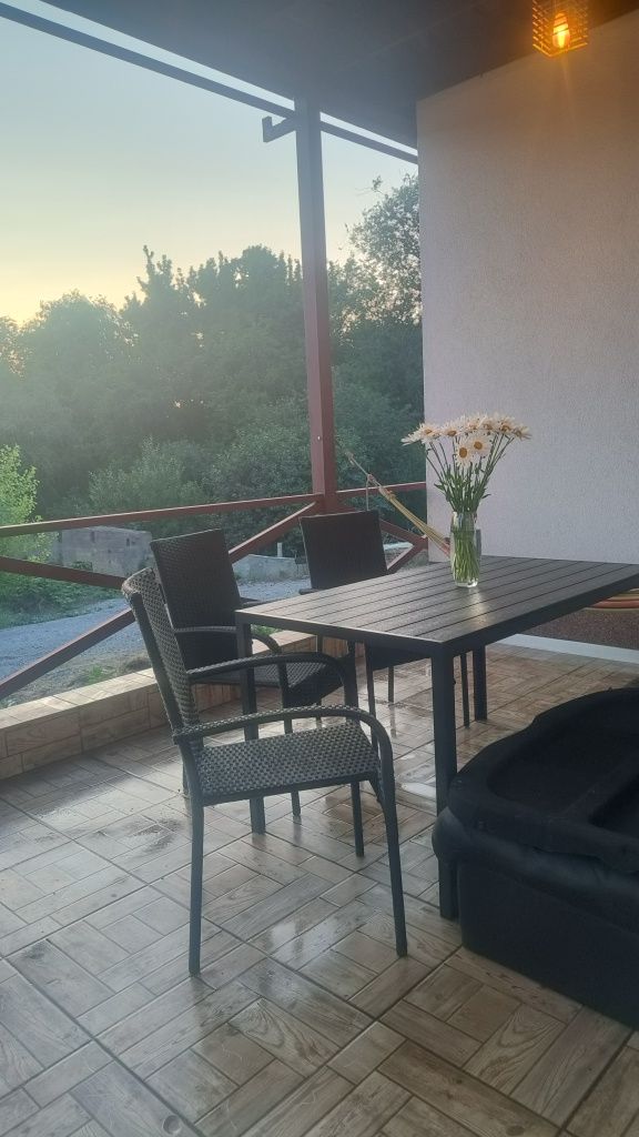 Stylish 2-bedroom apartment with terrace near city center