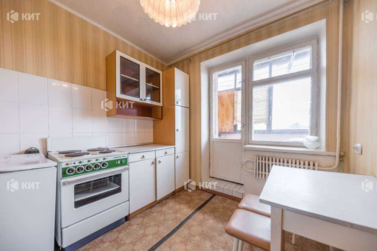 Spacious 35m² Apartment on Selianska Street, 8th Floor