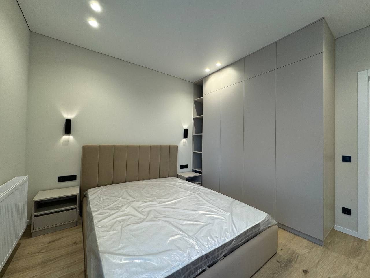 New Modern 1-Bedroom Apartment in Crystal Complex