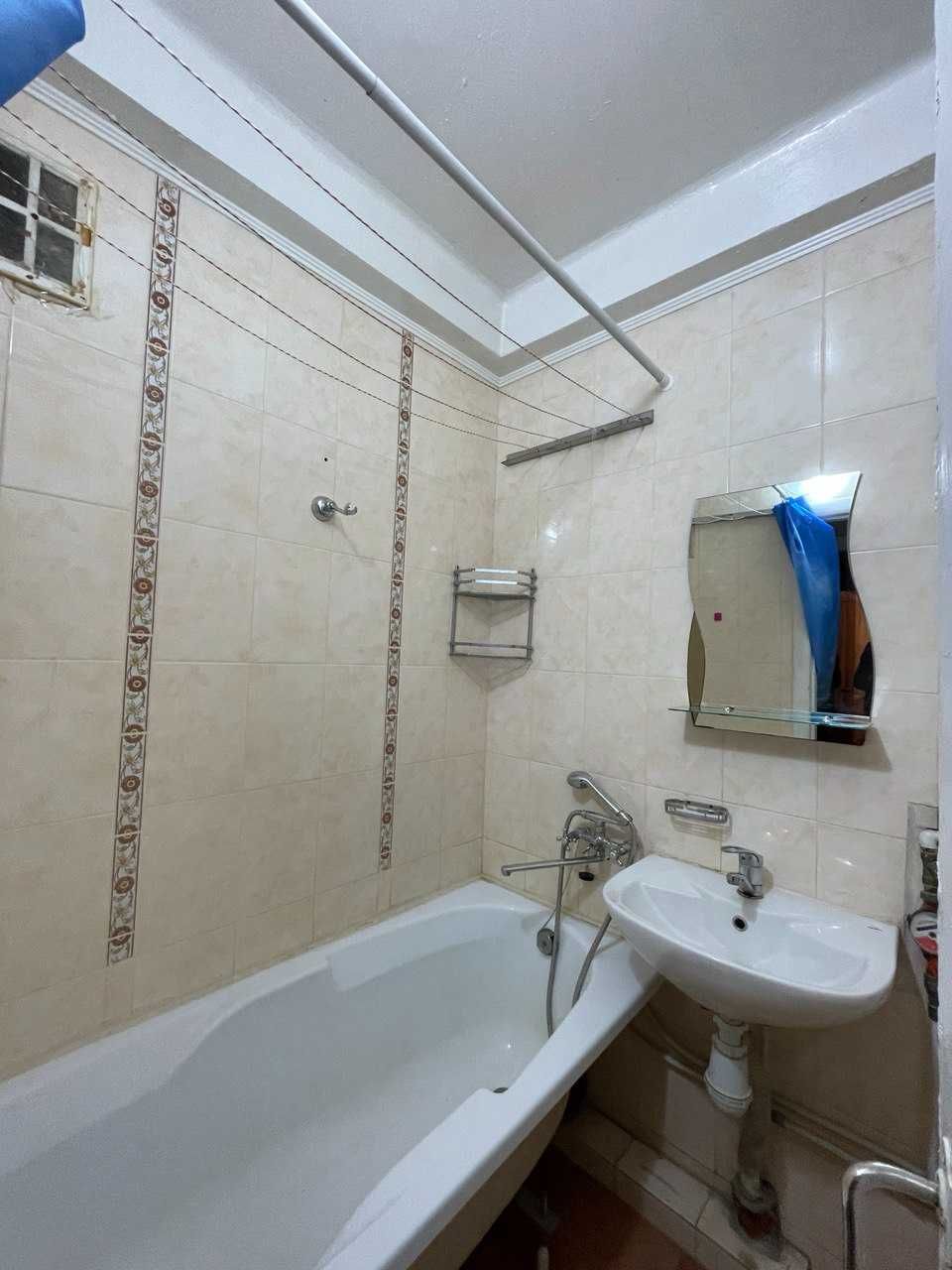 2-Room Apartment Near Shuliavska Metro with Gas Stove