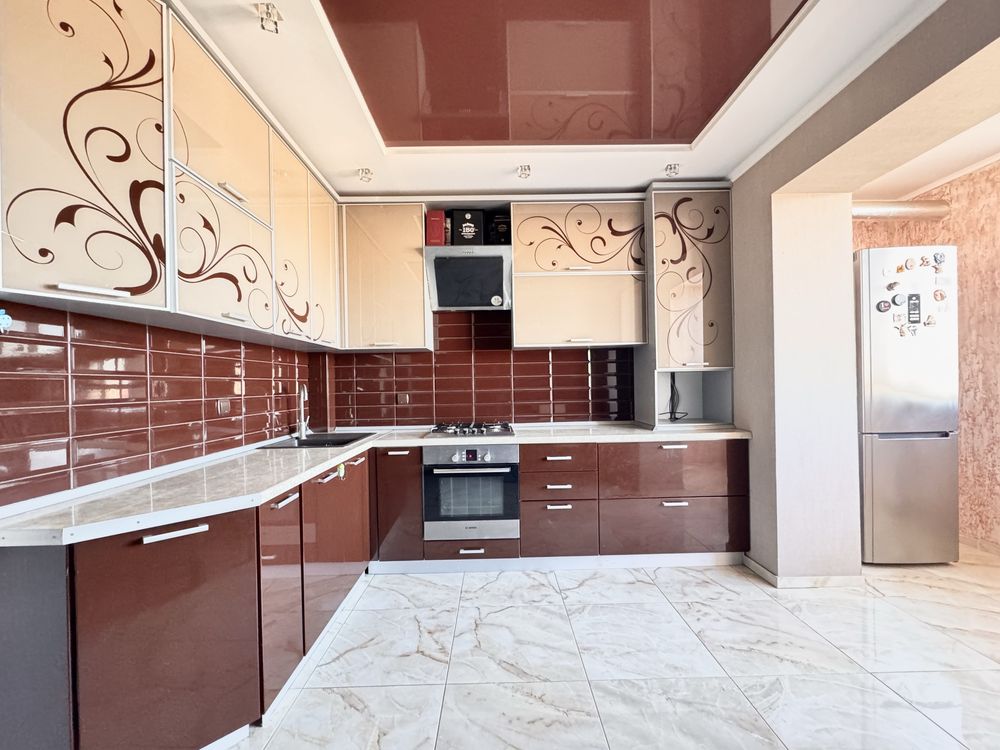 Two-room apartment on Urozhayna Street near Vovchynetska Street