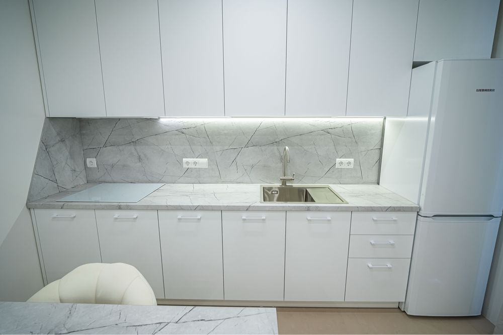 New Modern Studio with River View Terrace
