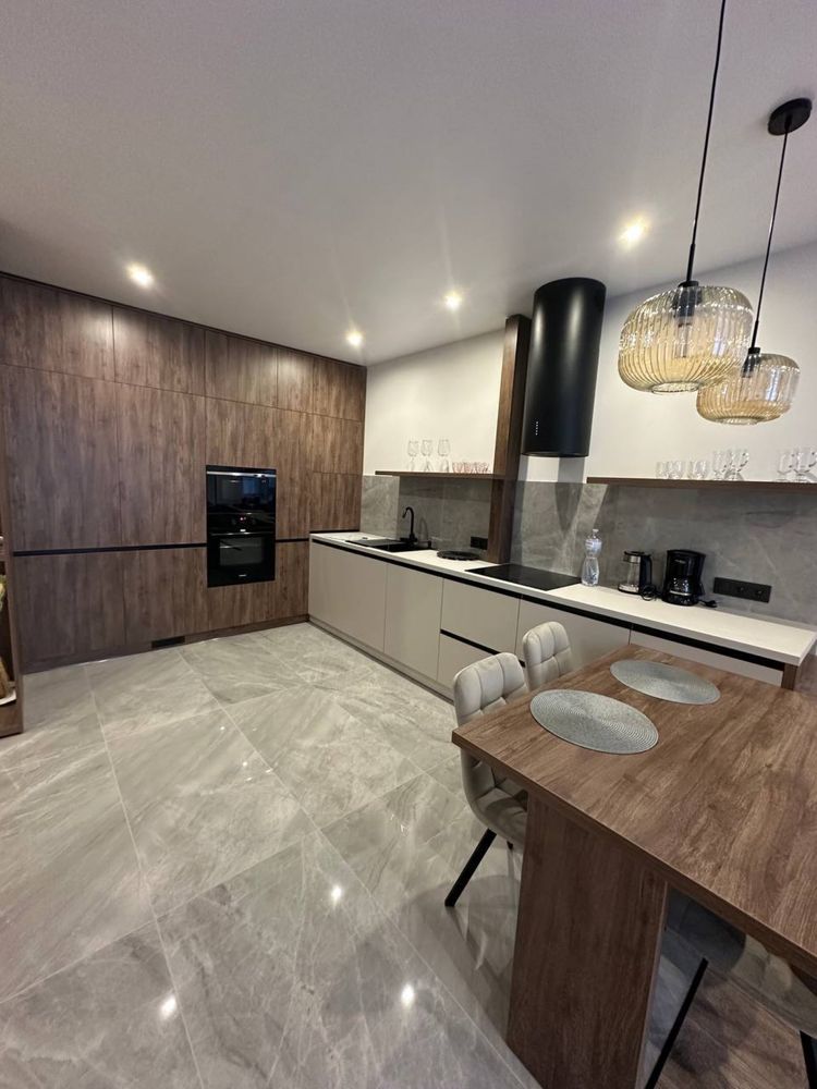 Stylish 1-bedroom apartment in Avalon - imperfectly perfect