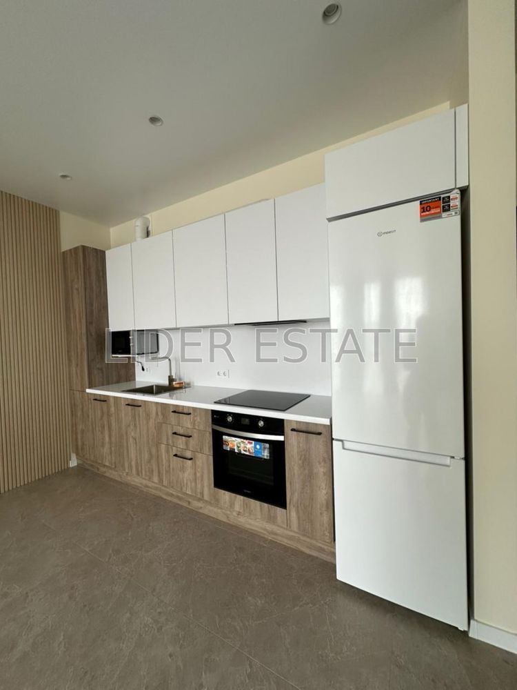 2-Room Apartment in City Line Complex with Designer Interior