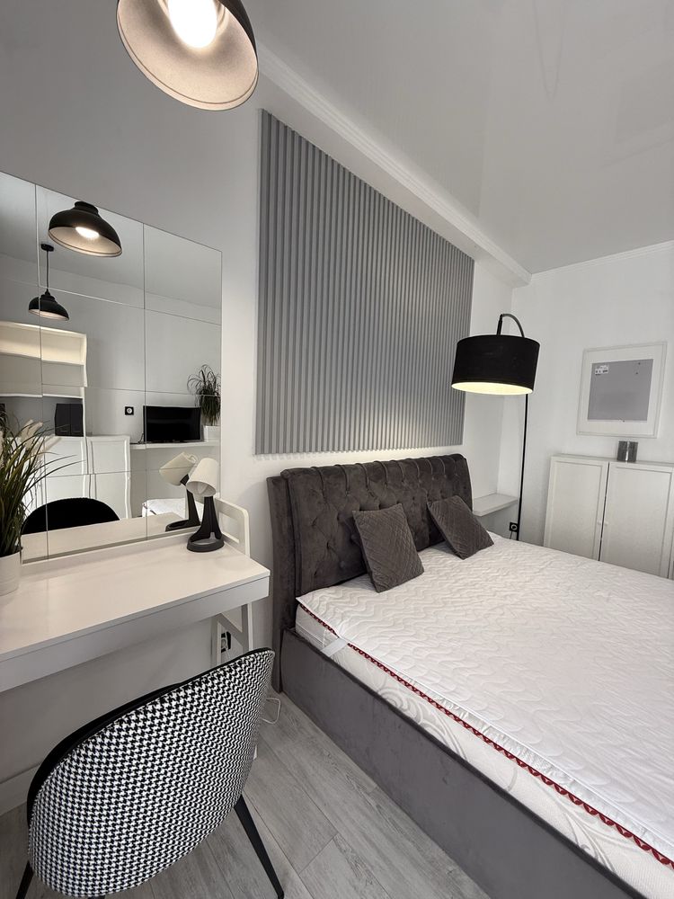 2-Room Apartment in Novaya Angliya Complex, Goloseyevsky District