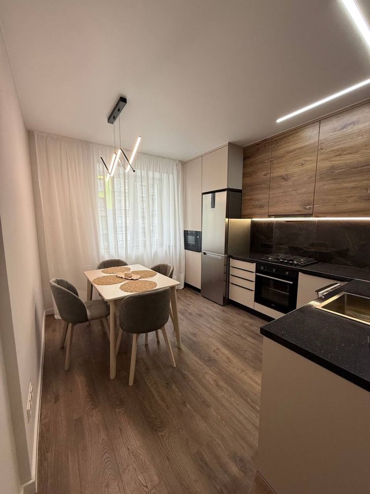 Modern 43m² Apartment Near Lake with Designer Renovation