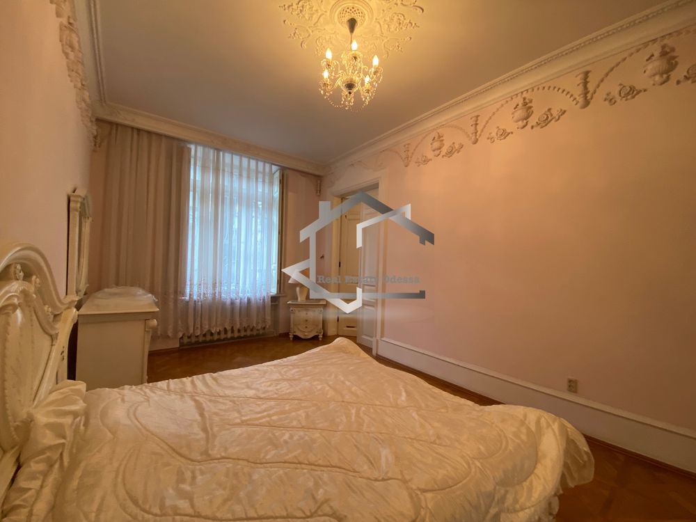 Spacious 3-Bedroom Apartment near Odessa Attractions