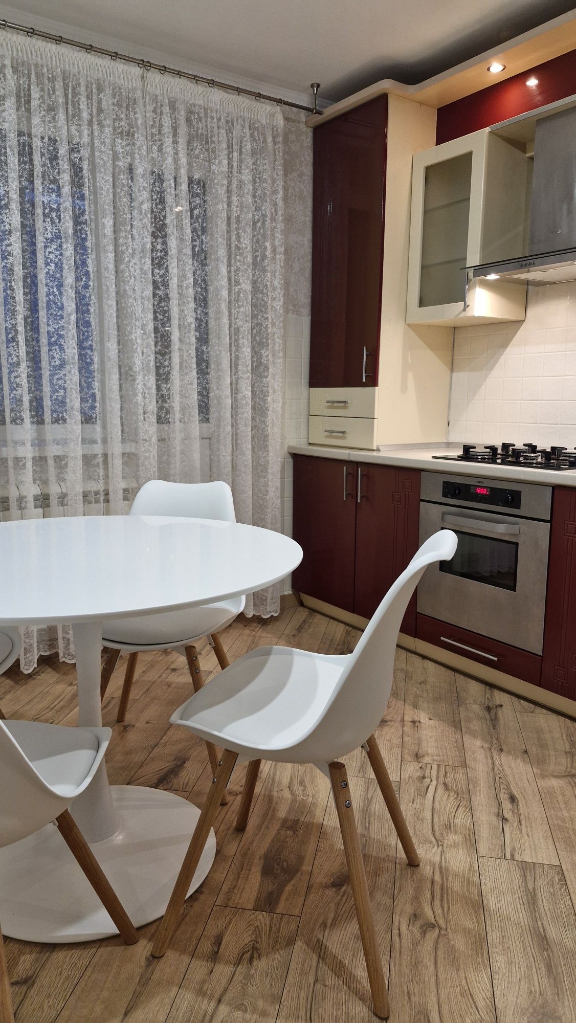 Spacious 3-Bedroom Apartment with Modern Kitchen Pasichna