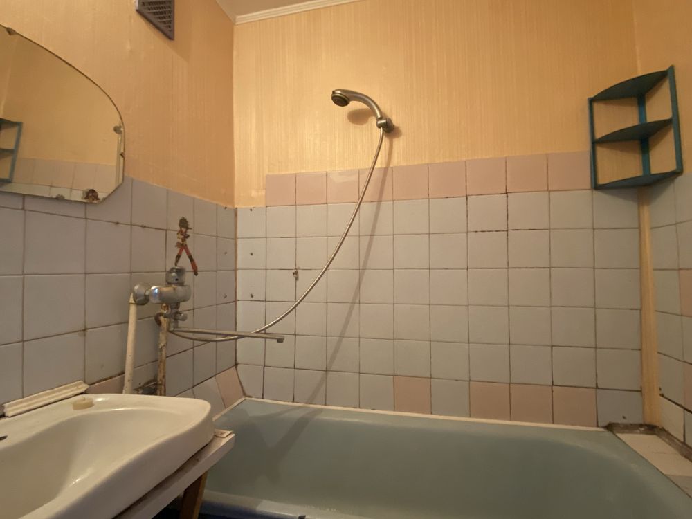 Renovated apartment with new kitchen furniture