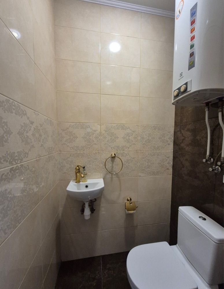Luxury 1-Room Apartment near French Boulevard with Sea View