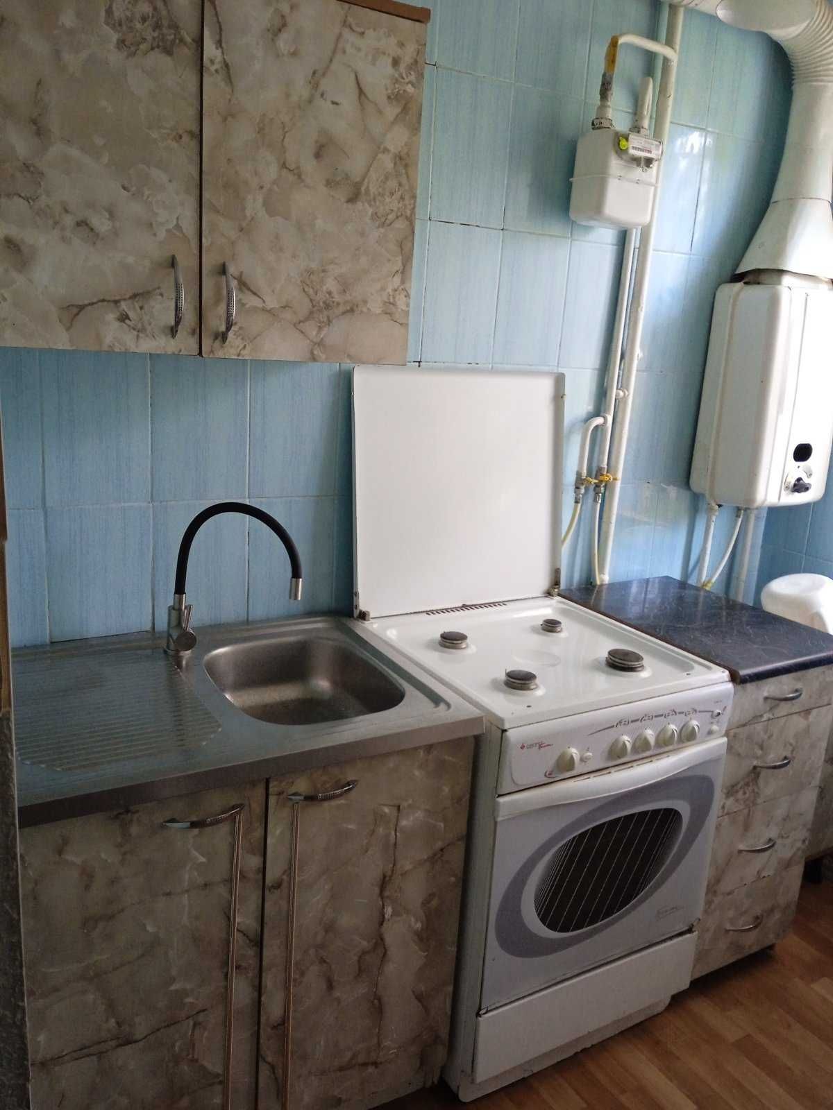 1-Room Apartment on Kozatska Street with Essential Amenities