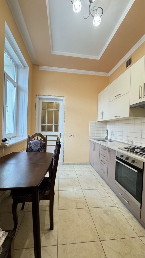 Spacious 1-Bedroom Apartment with Private Entrance