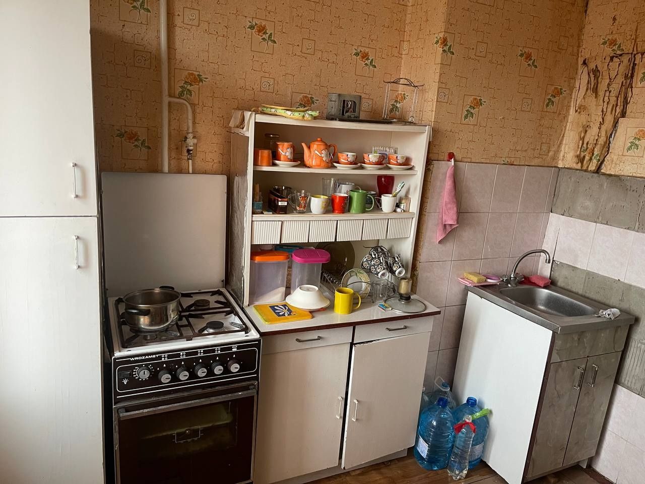 1-Bedroom Apartment Near Kiev Market with Balcony