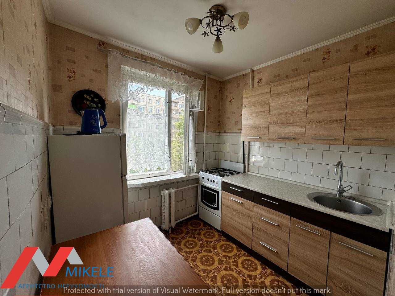 Comfortable 2-Room Apartment with Separate Rooms, Convenient Location