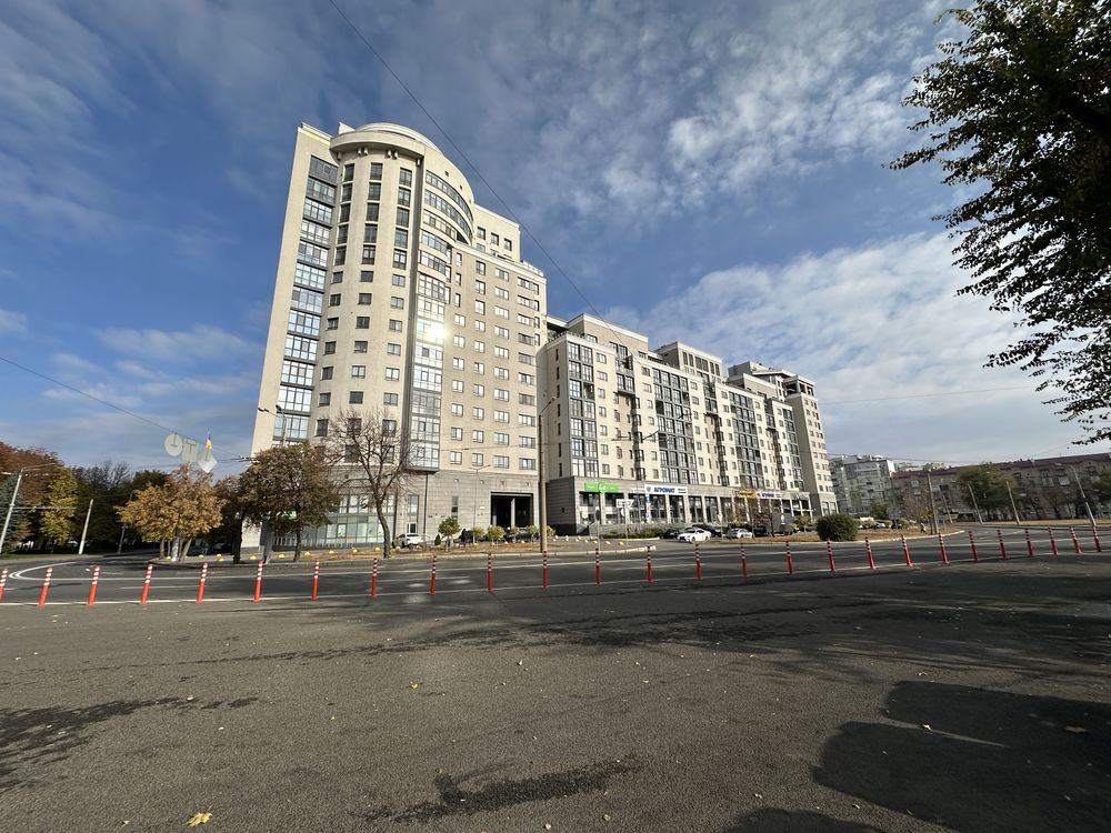 Luxury 2-Bedroom Apartment with Panoramic River Views