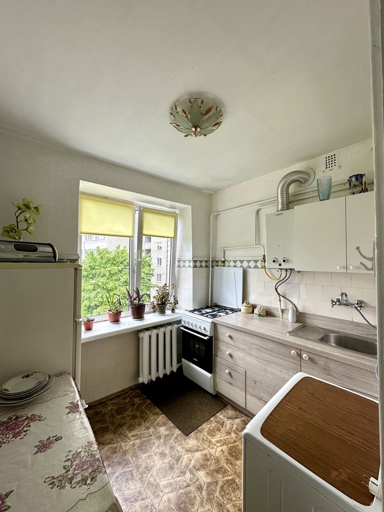 2-Room Apartment on Hrinchenko Street, Central Location