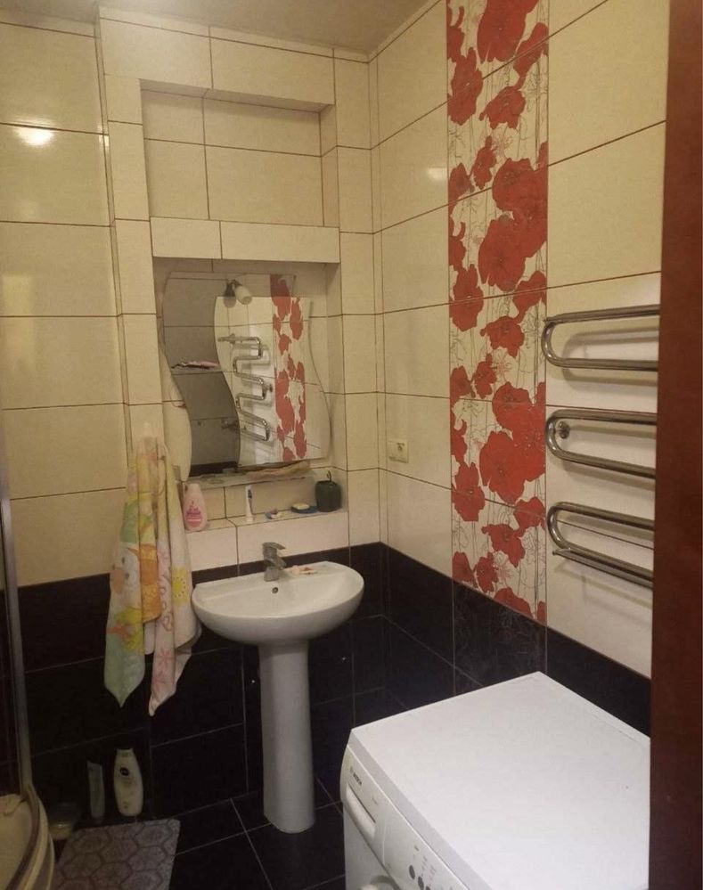 Two-room apartment in city center near metro stations