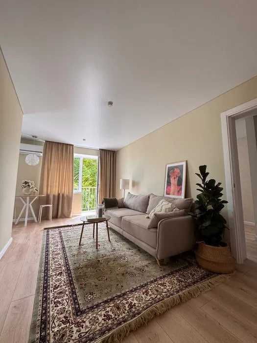 Stylish 44 sq.m. Apartment near Lukyanivska Metro with Modern Renovation