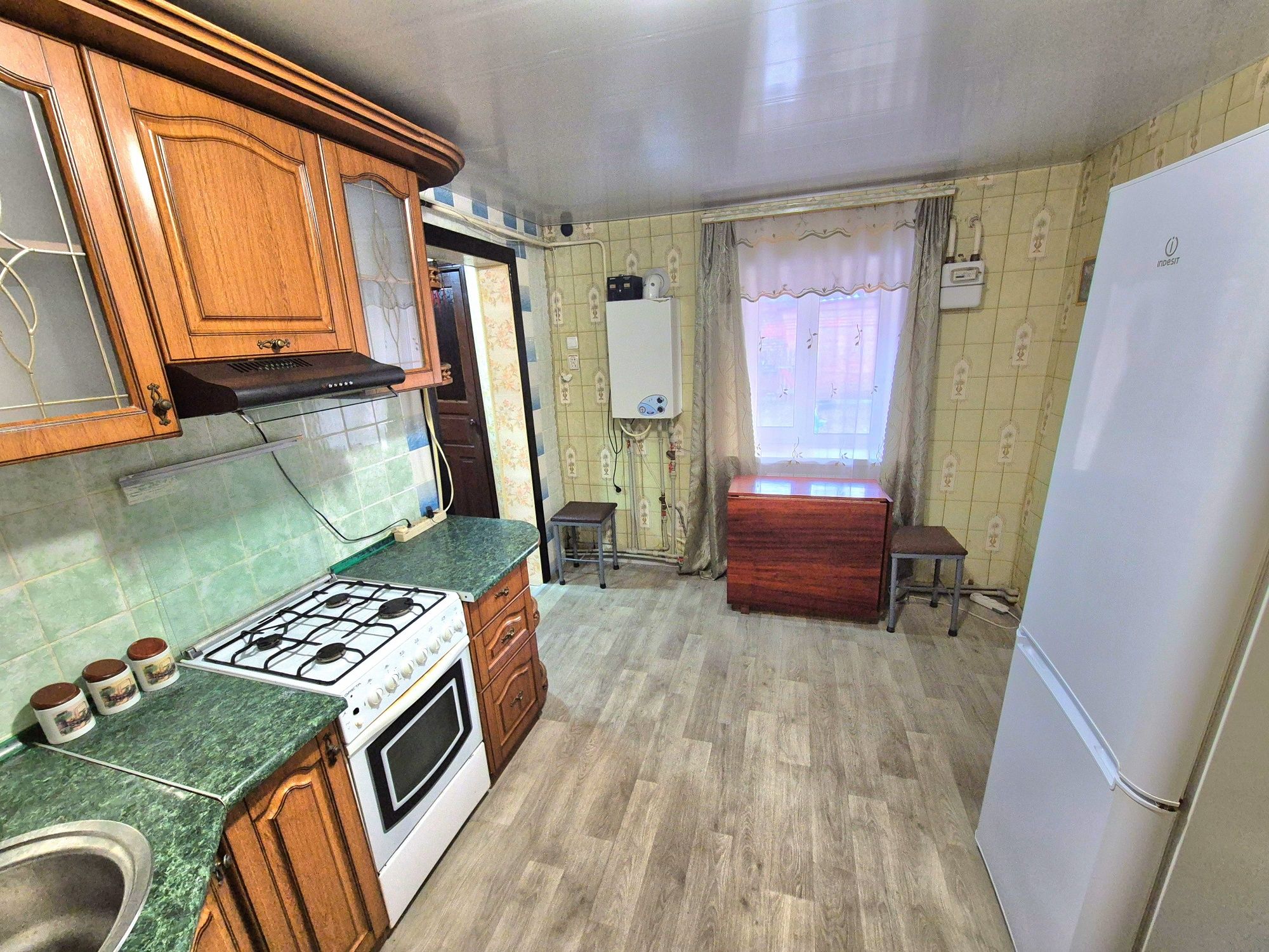 Furnished Apartment with Gas Heating and Parking