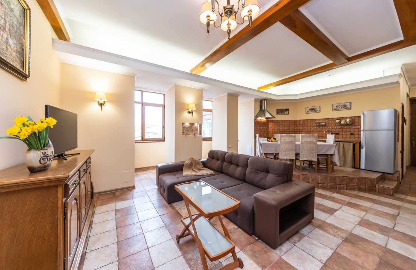3-Room Duplex Apartment in City Center with Fireplace