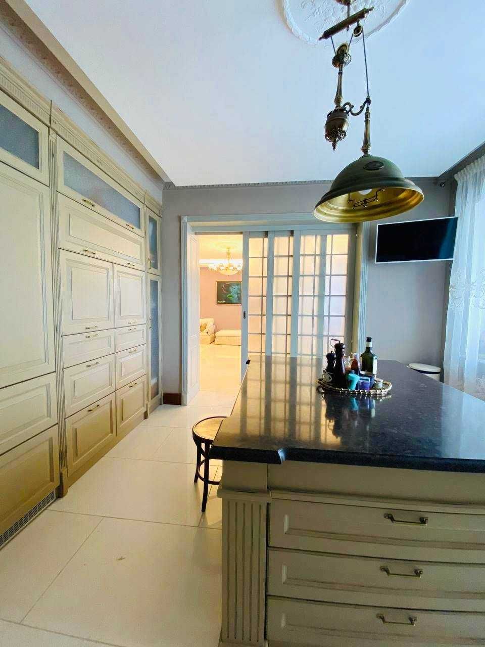 Premium Class VallMax Apartment with High-End Furnishings