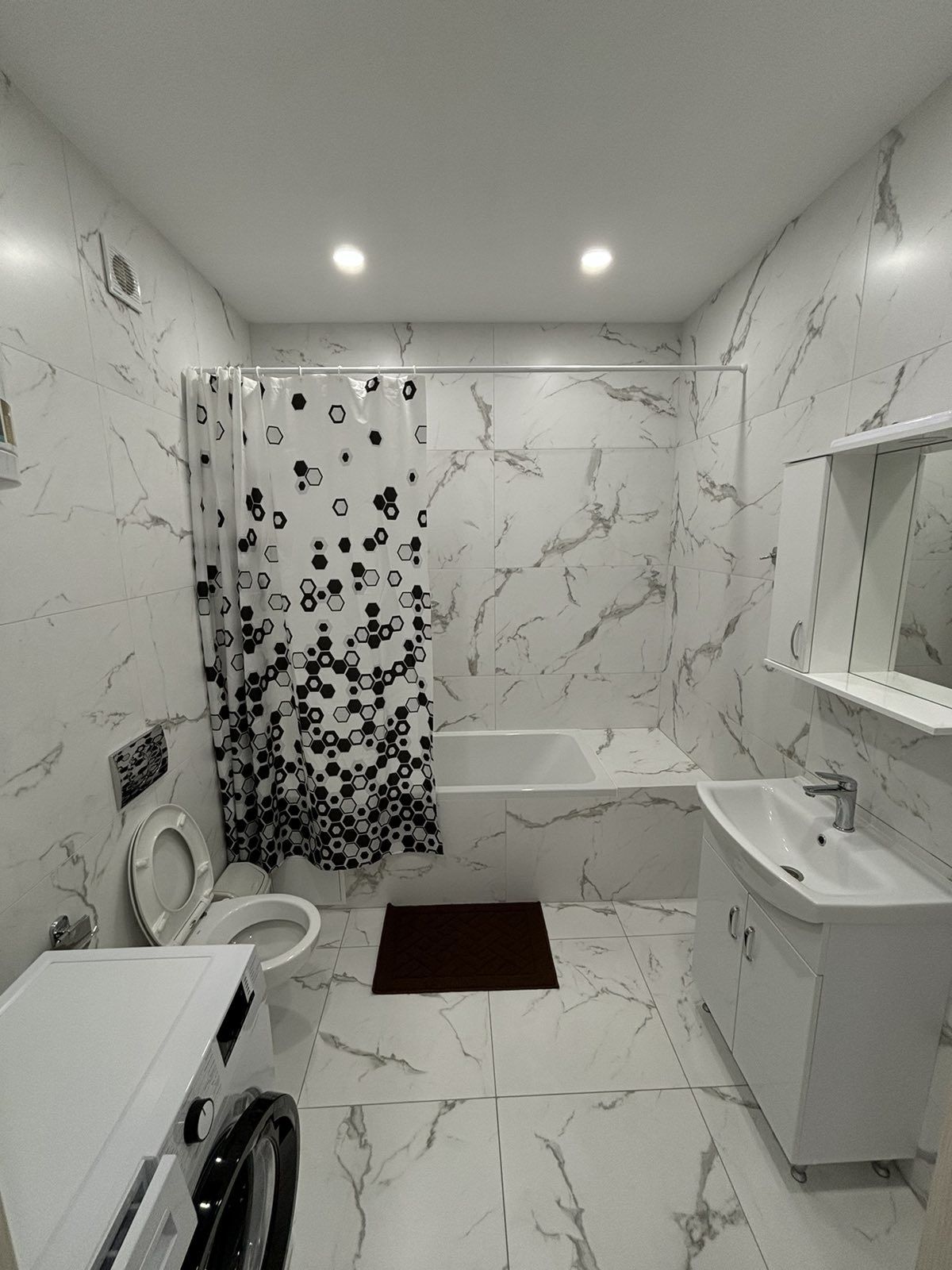 Modern 1-Bedroom Apartment in Park Land Complex