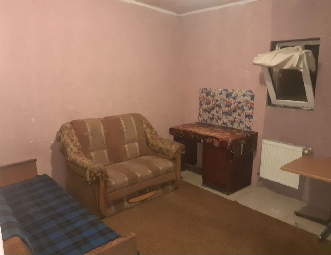 Large Room in Small Apartment, 20 m2, Suitable for 1-2 Adults