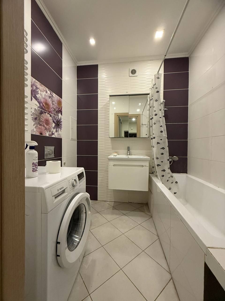 Spacious 1-bedroom apartment with studio kitchen near city center