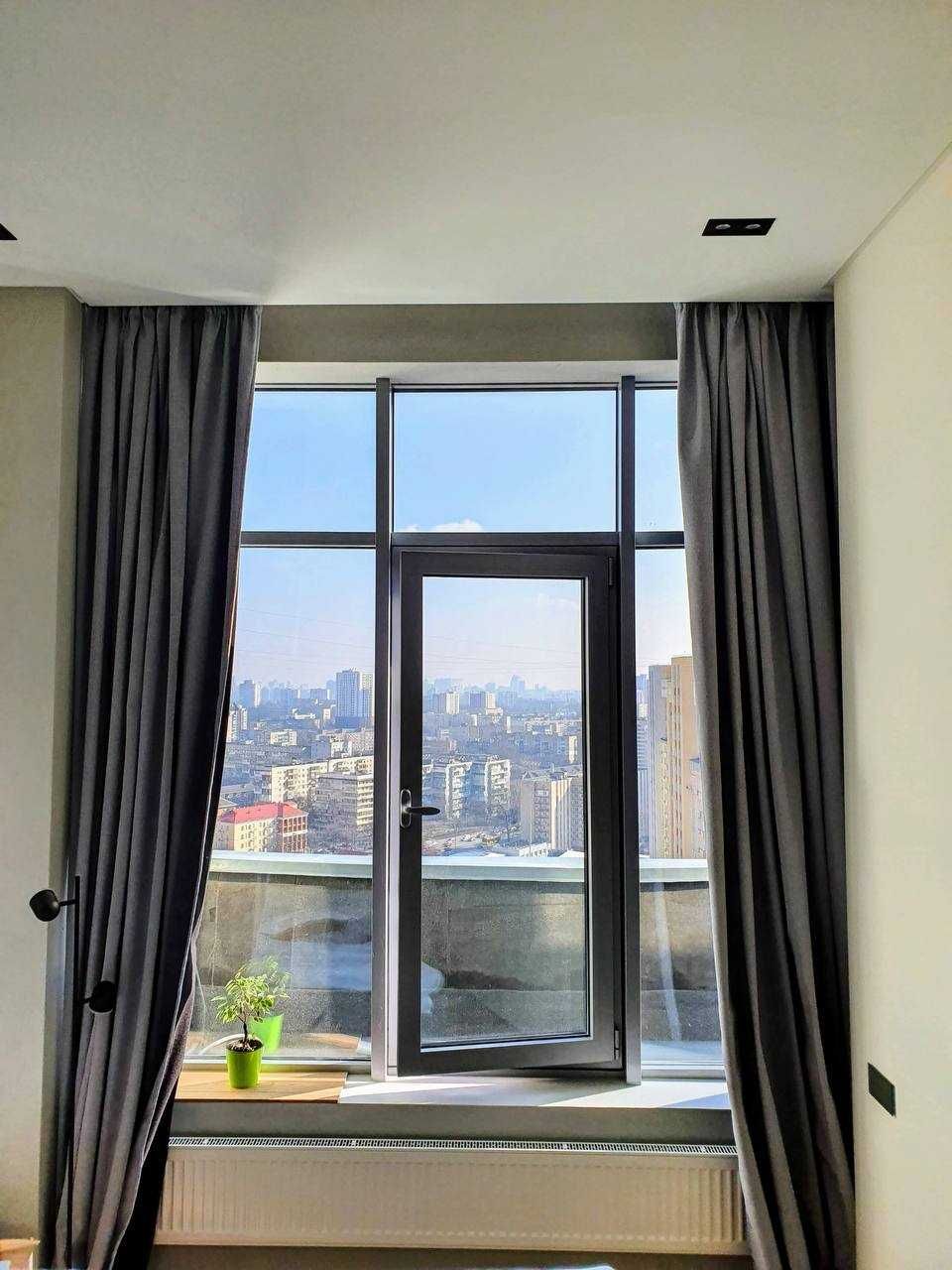 Spacious City View Apartment on Lobanovskyi Avenue