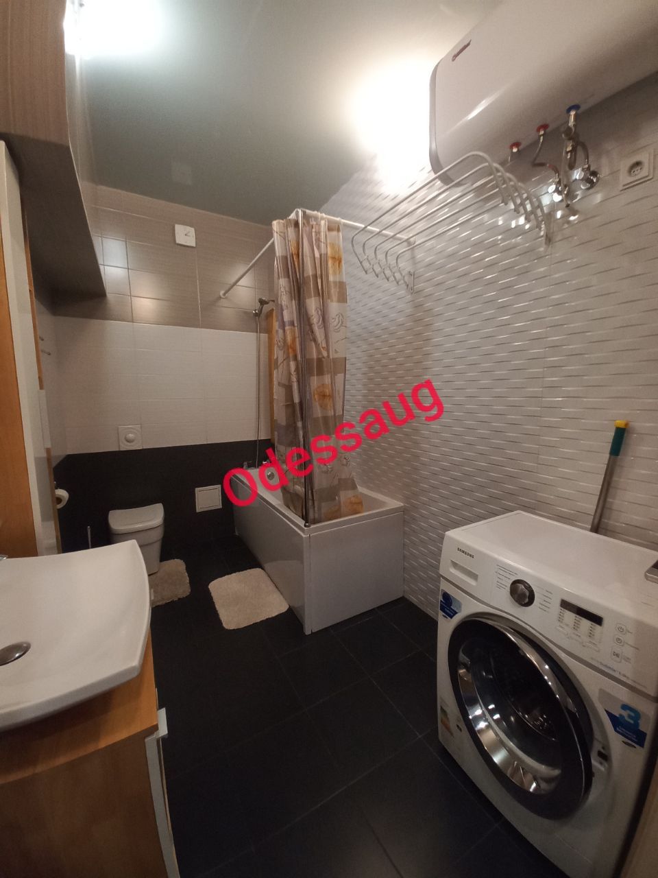 3-Room Apartment near Shevchenko Park, Secure Complex, City Center