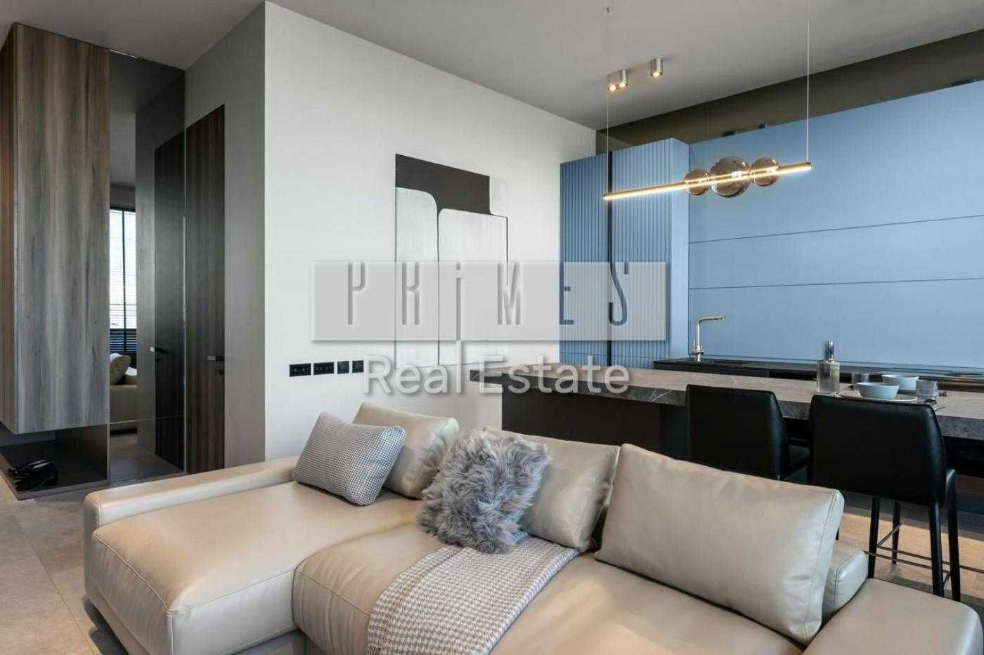 Luxury Penthouse with City View and Private Jacuzzi Terrace