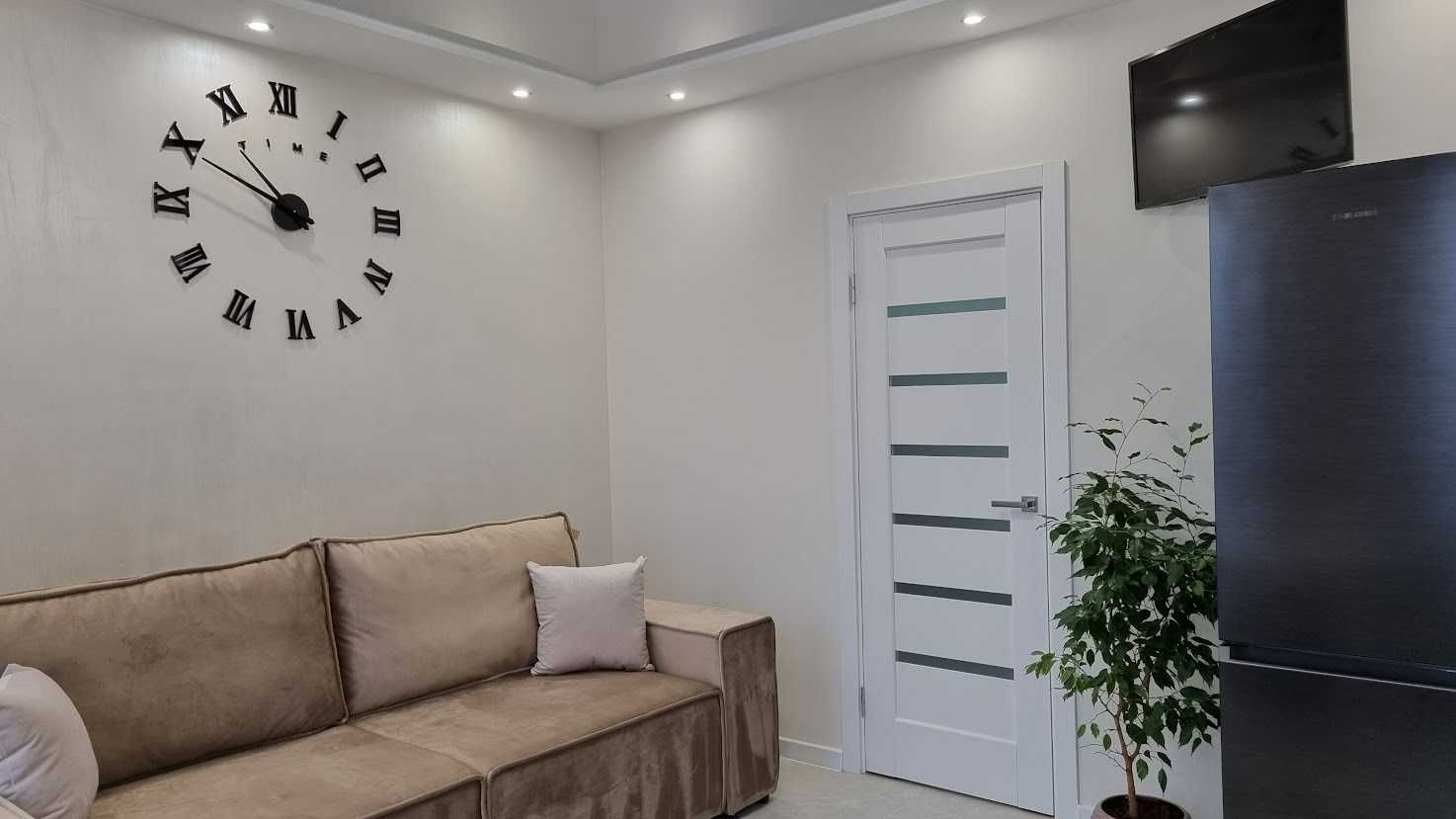 Modern 1-Bedroom Apartment in City Center with Full Amenities