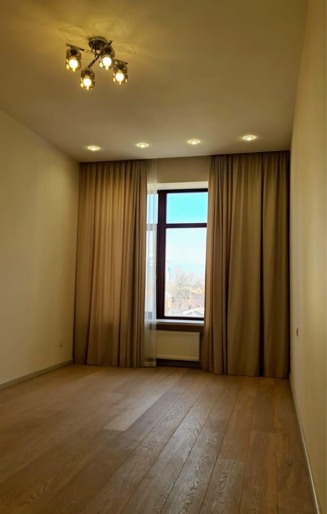 4-Room Apartment on French Boulevard, Near Karkashadze House