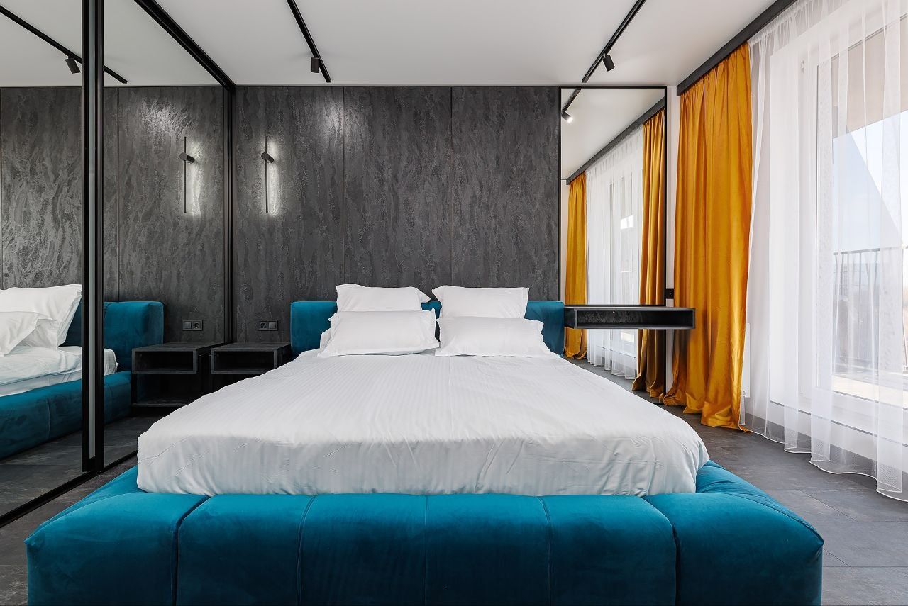 Modern Designer Apartment with Balcony in Business Class Complex