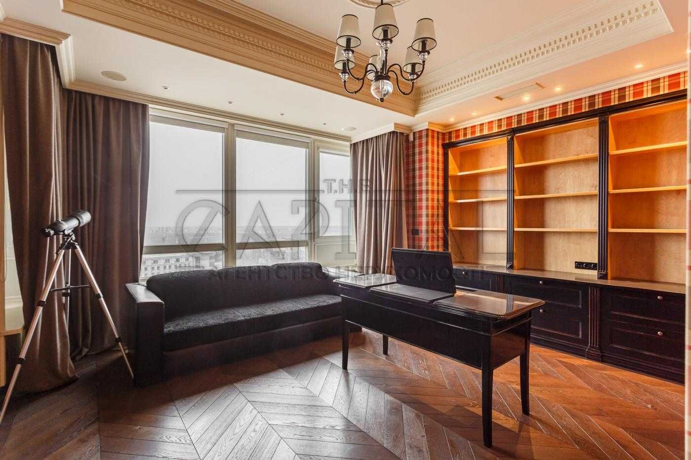 Luxury 4-Bedroom Apartment with Designer Interior