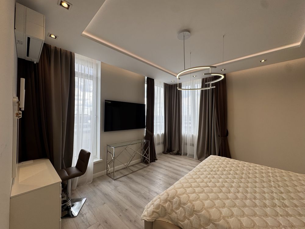 Spacious 5-Room Duplex Apartment with Terrace and Fireplace in Seven Complex