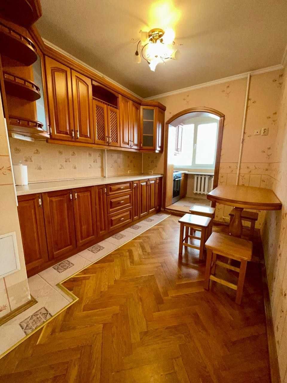 Spacious 3-room apartment with quality renovation on Volynska Divisiya Street