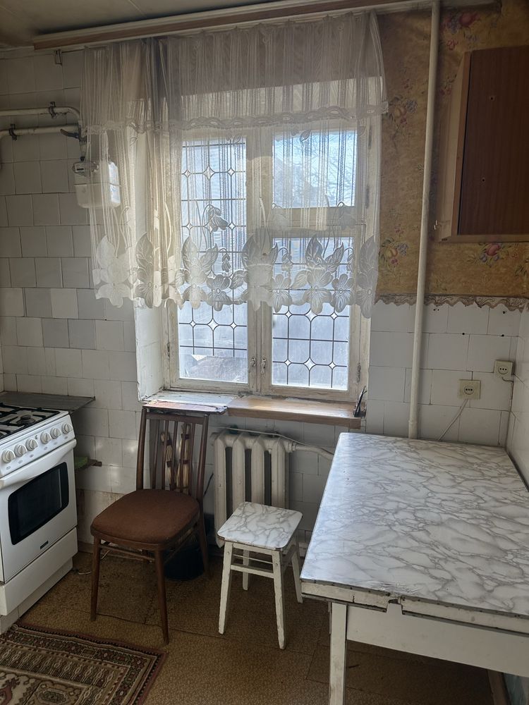 3-Room Central Apartment with Basic Amenities