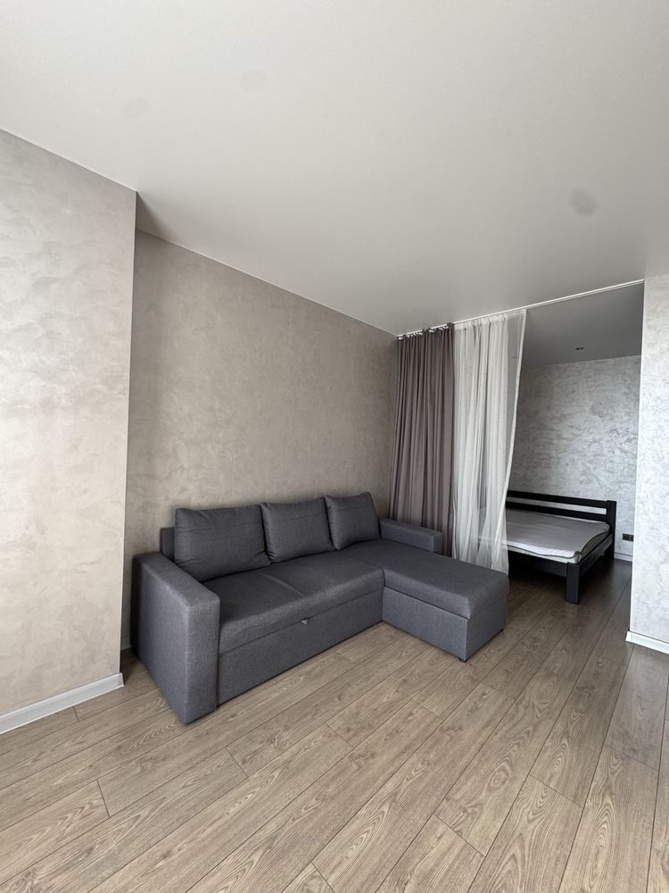 One-bedroom apartment in Bulvar Akatsiy complex near Bus Station, 10 min from city center