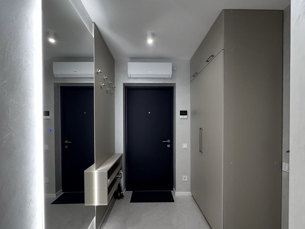 Modern 1-bedroom apartment with studio kitchen near city center