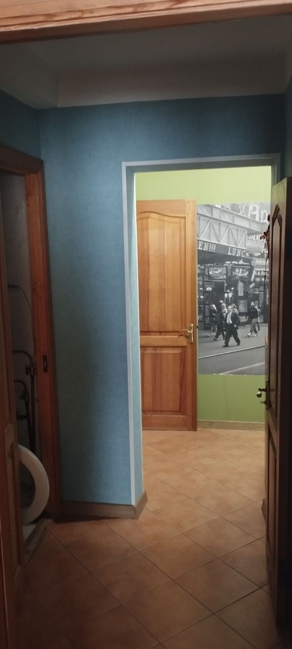 Spacious 2-Room Apartment with Large Loggia on Avtozavodska Street