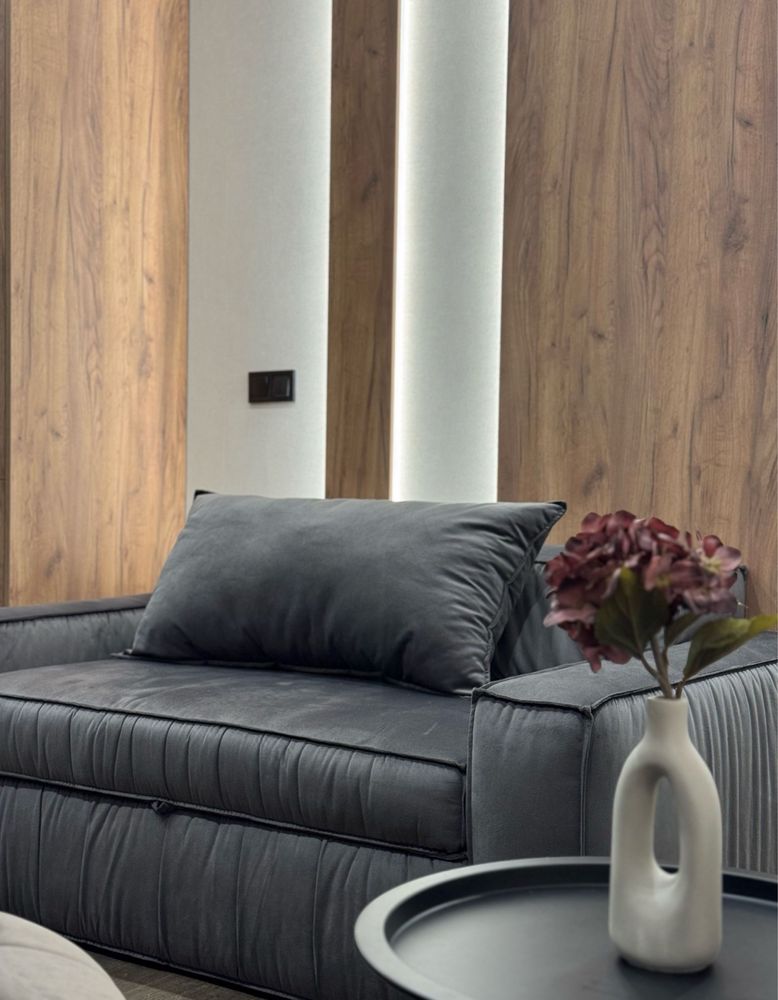 1-bedroom apartment with designer renovation in Faina Town complex