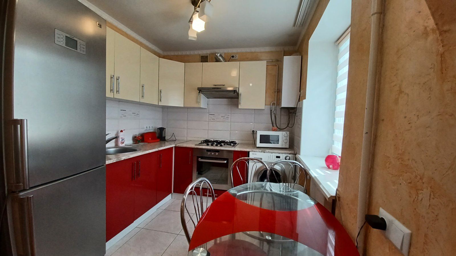 Spacious 3-Room Apartment on Halytska Street